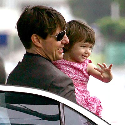 tom cruise daughter. Suri and Tom Cruise