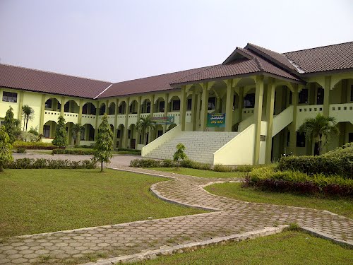 Suasana Pondok Pesantren Daar el-Qolam - DUNIA PESANTREN