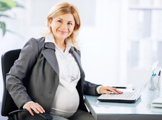 Tips for expectant mothers to minimize stress in the work environment