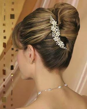 PROM HAIRSTYLE