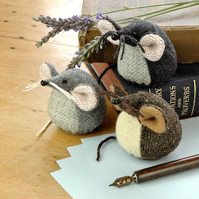 Hand sewn mouse PDF instant download photo tutorial. Get you copy now from my ETSY shop.