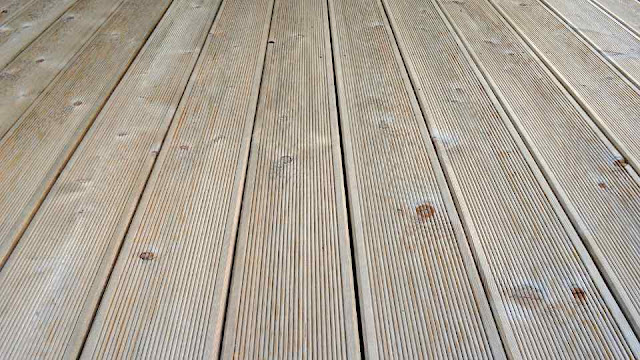 lantai decking kayu