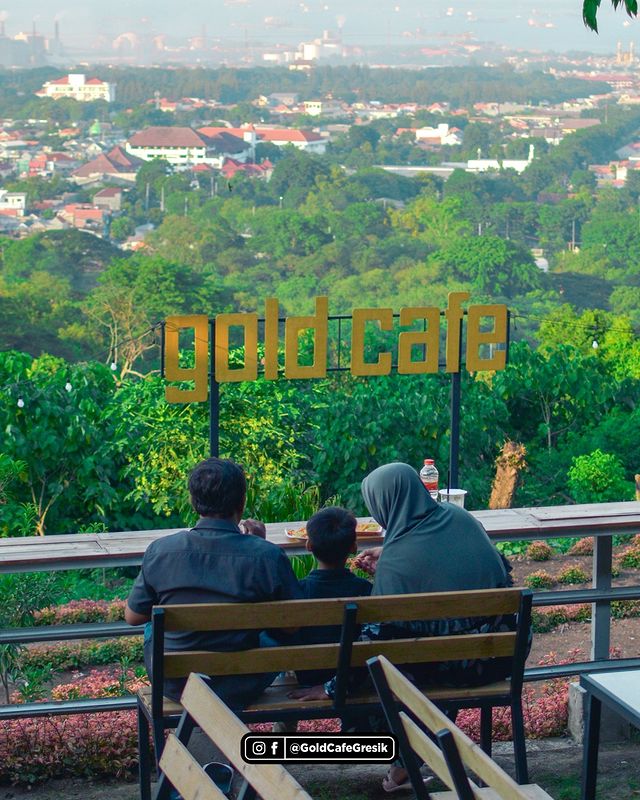 enjoy gold cafe gresik