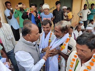 सैकड़ों ग्रामीण भाजपा छोड़ कांग्रेस में शामिल हुए