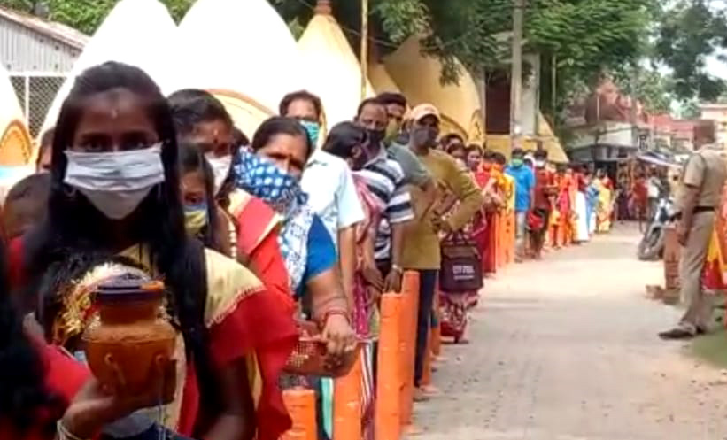 Devotees flock to Shivatirtha Bakreshwar