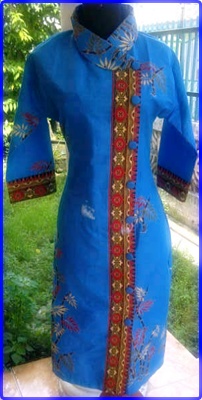 Model baju batik wanita modern warna biru