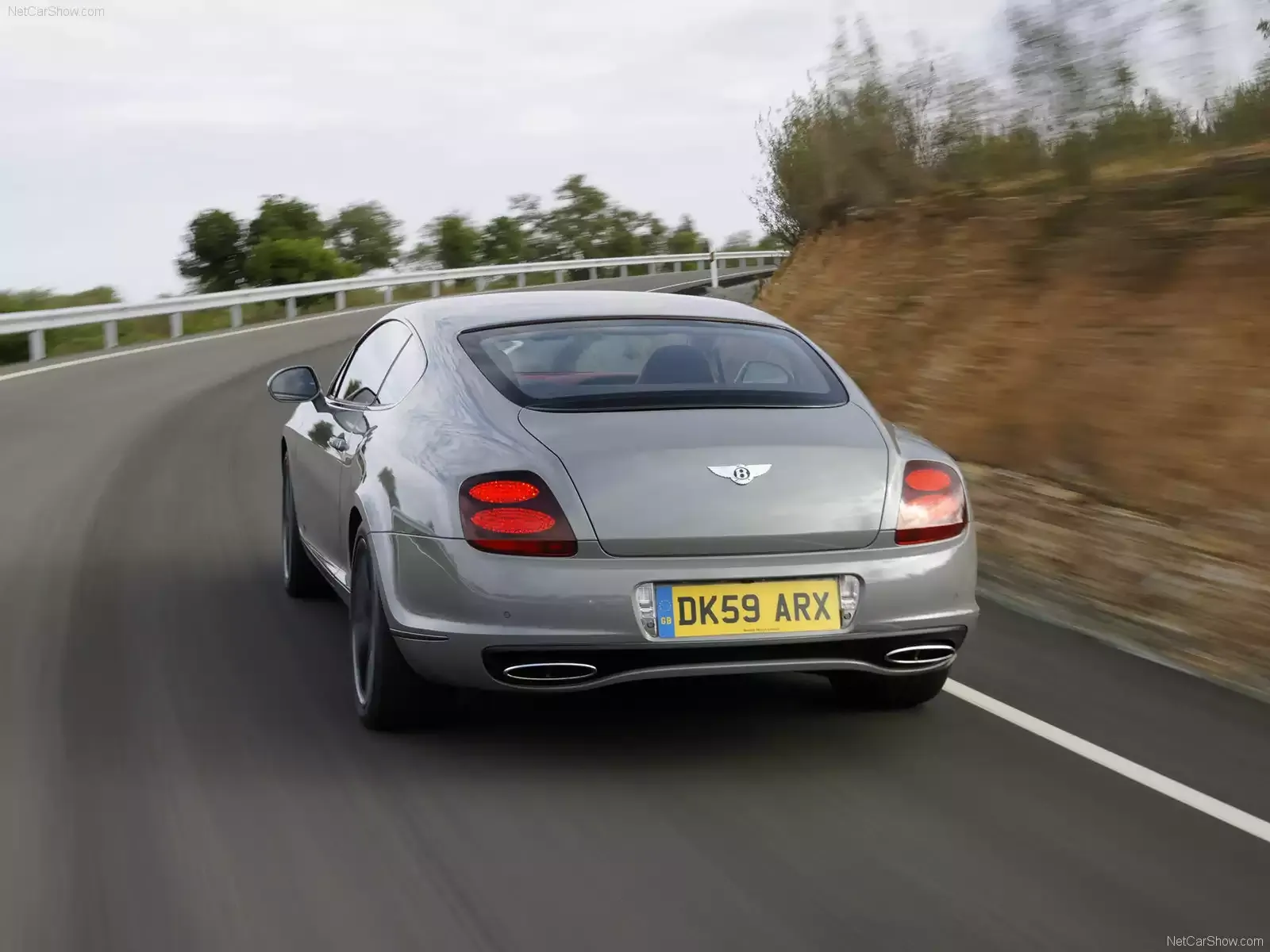 Hình ảnh xe ô tô Bentley Continental Supersports 2010 & nội ngoại thất