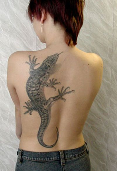 Lizard Tattoo Design on Girls Back Body FAMOUS TATTOO QUOTES