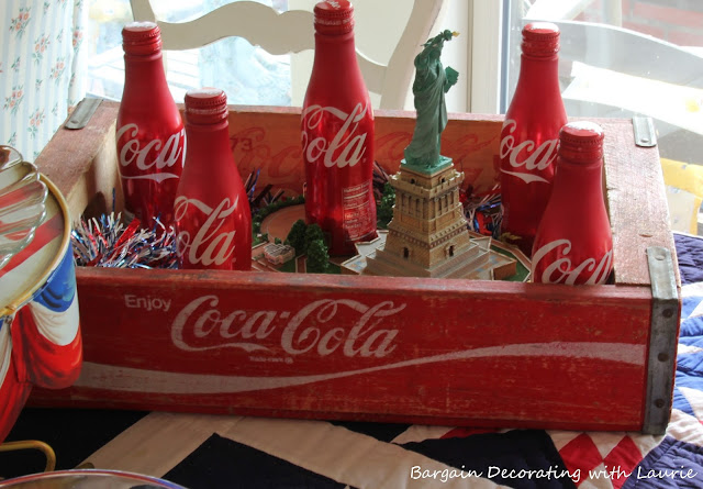 Red White & Blue Table-Bargain Decorating with Laurie