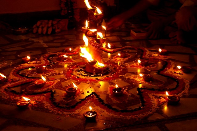  the Festival of Lights is celebrated grandly everywhere inward Republic of Republic of India fifteen unique ways inward which Diwali is celebrated across India