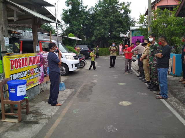 KodimKaranganyar - BatiWanwil Koramil 01 Karanganyar Hadiri Peresmian Posko Siaga Covid-19 Kelurahan Jungke