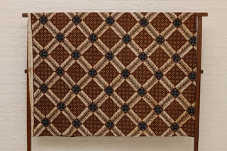 motif batik kotakan kawung di batikdlidir