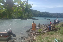 Polisi dan Warga Cari Korban Kecelakaan Laut di Yokari