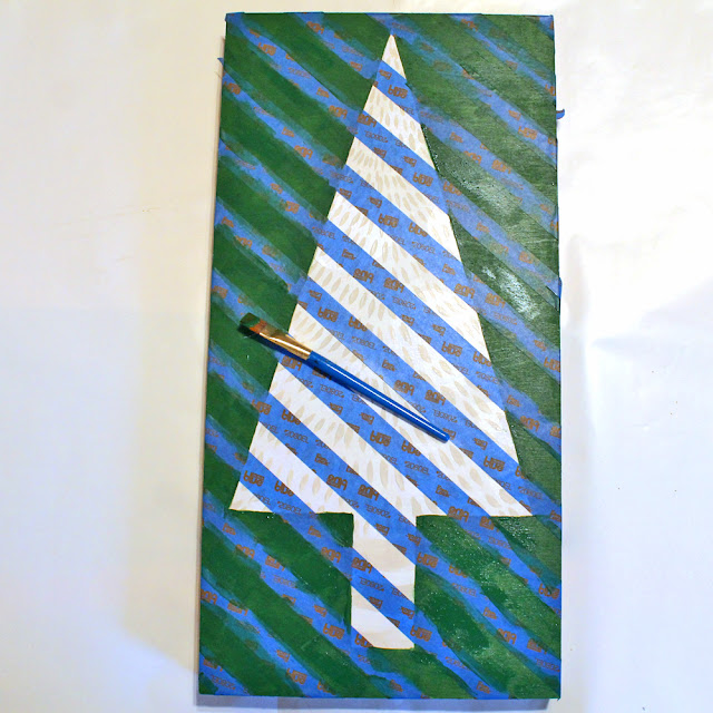 Make a Christmas Canvas using paints by #decoart and following this DIY by Katie Smith @punkprojects