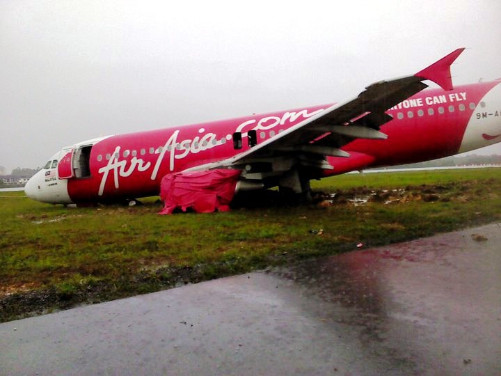Gambar Kapal Terbang Air Asia Yang Mengalami Kemalangan ...