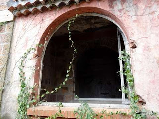 urbex-P.A.C.A.-maison-mutilée-éventrée-corniche-d'or-jpg