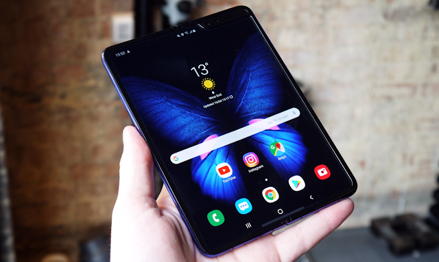 يتم طرح التحديث الأمني لشهر أكتوبر 2021 لهاتف Galaxy Z Fold