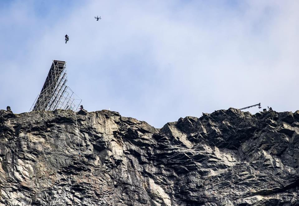 El impresionante salto al vacío de Tom Cruise en el rodaje de Misión Imposible 7