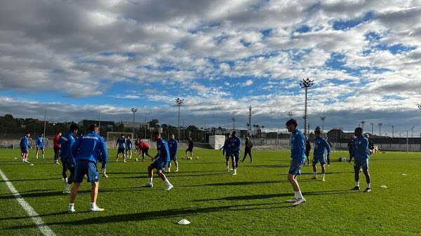 El Málaga entrena en Paterna para limar aspectos tácticos