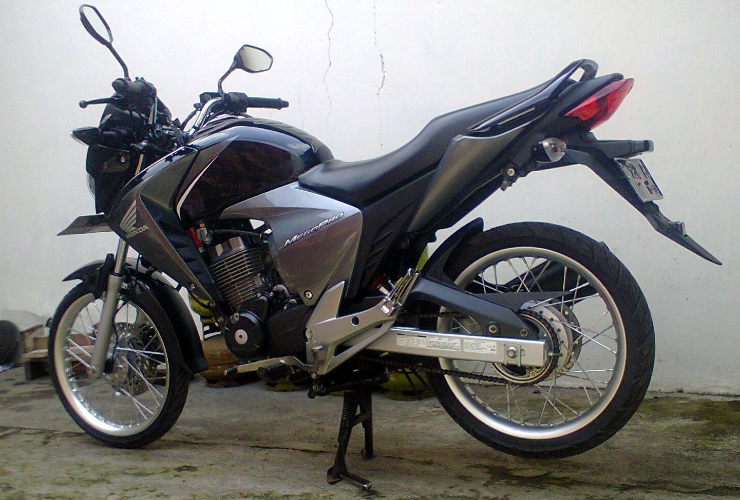 Download 58 Modifikasi Motor Honda New Megapro 2010 Terupdate