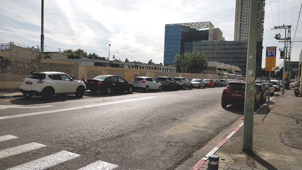 Фотомагазин Эрлих находится в Тель Авиве на улице А-Солелим 3