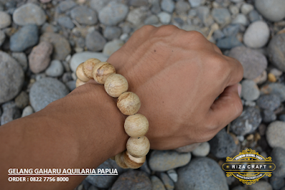 Gelang Kayu Gaharu Papua