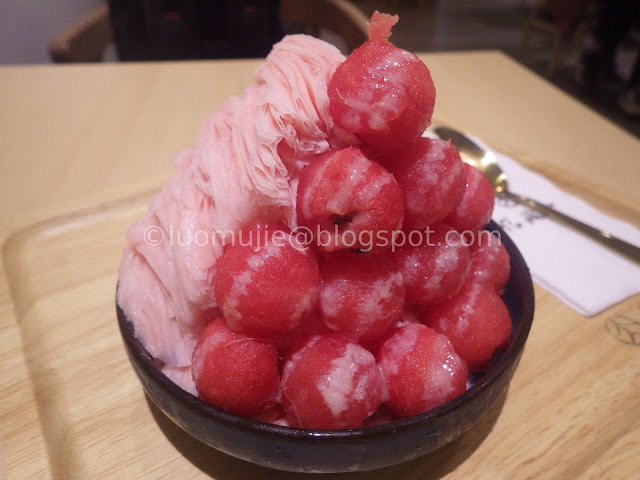 Taiwan shaved ice dessert