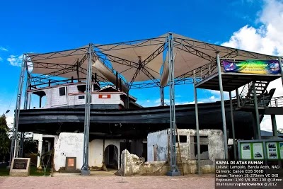 Kapal ikan / boat yang tersangkut