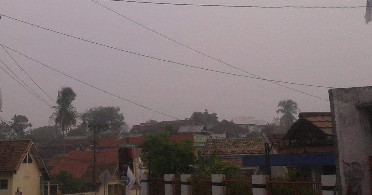 Kabut Asap Mulai Menyelimuti Kota Baturaja OKU ~ Tugas Galau