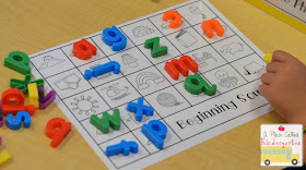 Practice beginning sounds with this beginning sounds match-up activity. Print and use this beginning sounds activity within minutes. Check out this post to see this activity used during a guided reading group. 