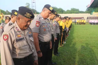 AKBP Syamsul Huda S.Ik SH M.Si rangkul anggota dengan olah raga bersama