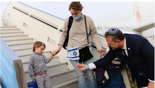 Mais de 80% dos imigrantes judeus que chegaram depois de 24 de fevereiro pretendem ficar em Israel