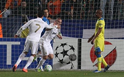 APOEL 0-3 Real Madrid Benzema Goals Highlights March 2012