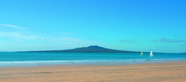 Takapuna Beach