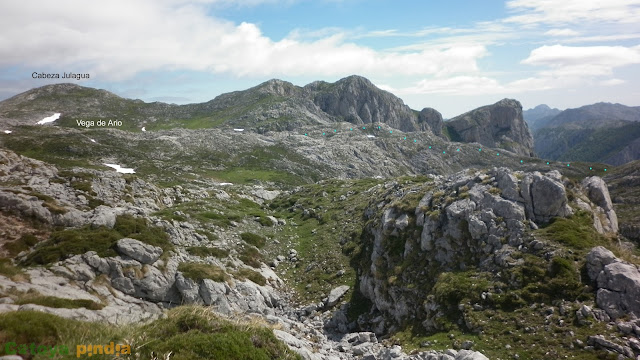 Ruta al Jultayo y Cuivicente desde el Lago Ercina pasando por el Refugio de Vega de Ario, en Picos de Europa.