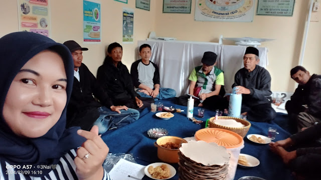 Memanenkan Daur Ulang: Menilik Program Bank Sampah RW 05 Desa Panundaan Ciwidey