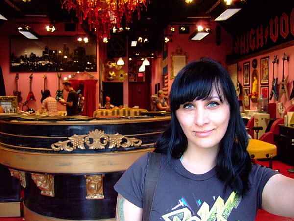 The lucky Bianca met Kat von D at High Voltage Tattoo Shop