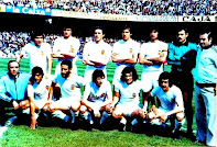 VALENCIA C. F. - Valencia, España - Temporada 1977-78 - Carrete, Botubot, Jesús Martínez, Arias, Cabral y Manzanedo; Felman, Castellanos, Saura, Kempes y Palmer - F. C. BARCELONA 1 (Bio) VALENCIA C. F. 0 - 07/05/1978 - Liga de 1ª División, jornada 34 - Barcelona, Nou Camp