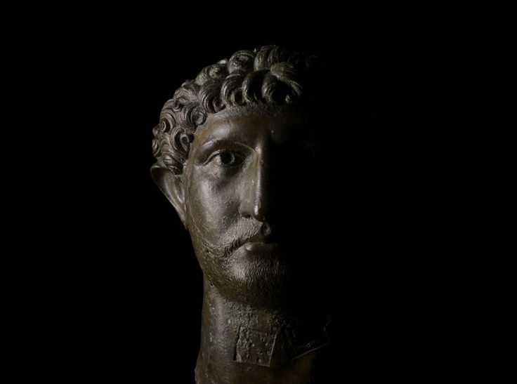 In “Memorie di Adriano” della Yourcenar l'imperatore filosofo ci ricorda  l'importanza della cultura