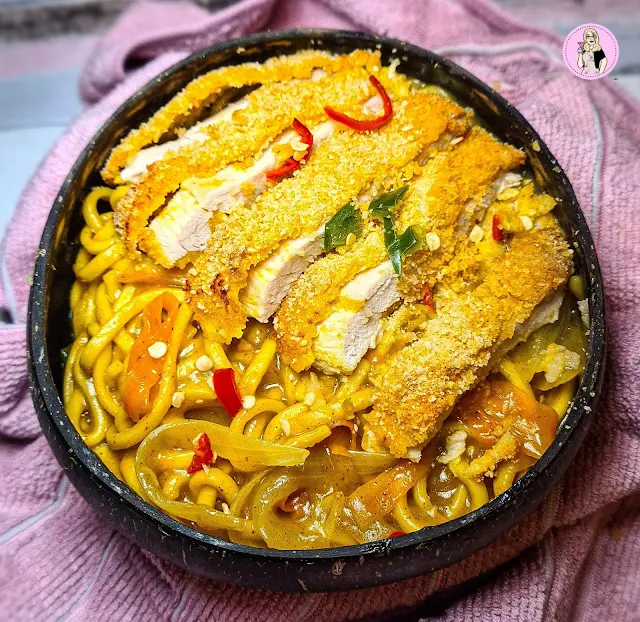 Chicken Katsu Curry Noodle Bowl, Low Calorie Recipe, fakeaway recipe, fakeaway food, fakeaways