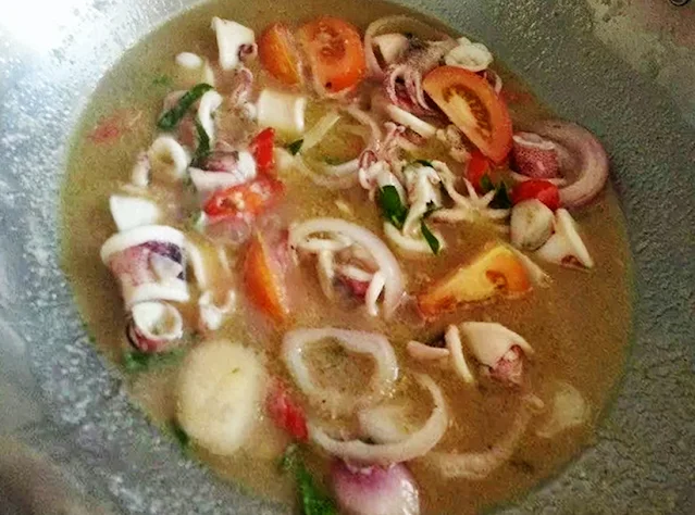 resepi-sotong-masak-serai-sedap, dipanggil masakan sotong ketuk/katok serai. Ada juga orang beri nama singgang sotong, masak rebus asam, masak bening.sotong masak apa sedap,resepi sotong rebus kelantan,Resepi Sotong Masak Serai, resepi singgang sotong,sotong ketuk serai, sotong serai pedas kelantan