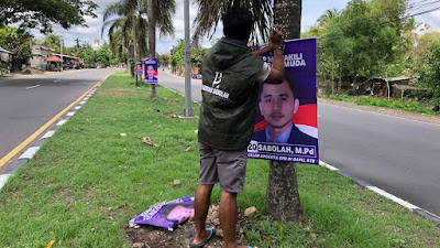 Taati Aturan KPU, Tim Calon Anggota DPD RI Sabolah Pindah Lokasi Pemasangan APK