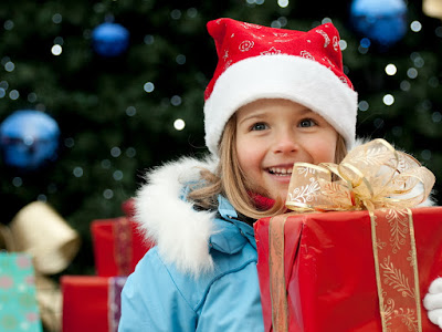 fotografias de regalos con niña