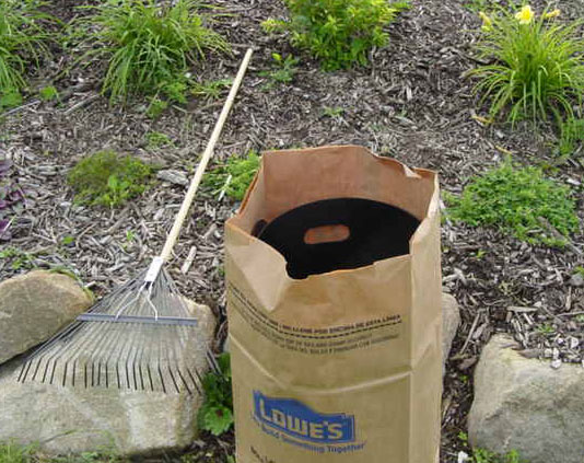 Lawn Bag Holder3