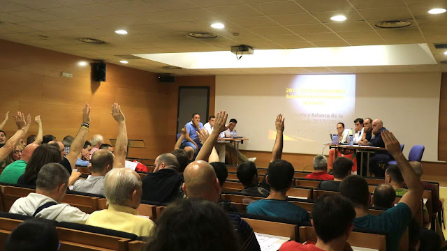 Imagen de archivo de una asamblea de socios del Barakaldo Club de Fútbol