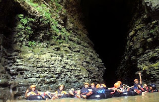 Ragam Wisata Jogja Cave Tubing Kalisuci