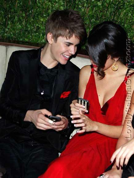 Selena Gomez and justin bieber 2011