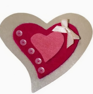 http://www.hogarutil.com/decoracion/manualidades/fieltro/201402/corazon-fieltro-facil-para-valentin-23613.html