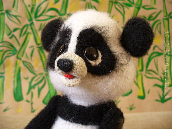 Панда - игрушка связанная крючком