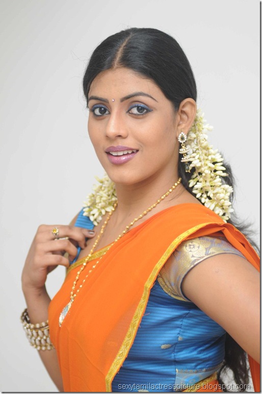 vaagai_sooda_vaa_Iniya_in_Half_Saree_Photo_03